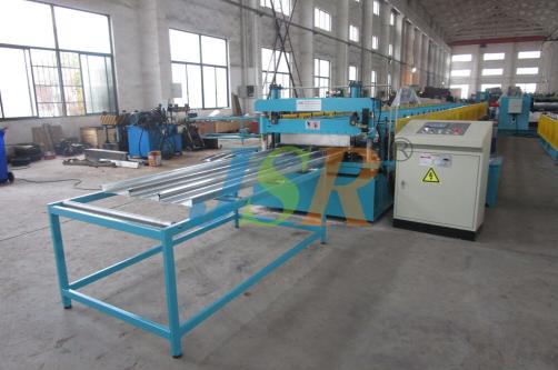 Dovetail Deck Forming Machine
