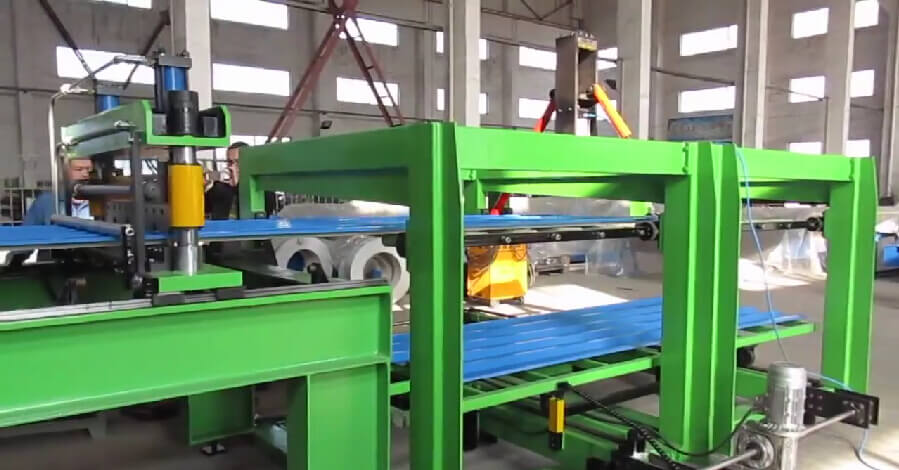 Roofing Sheet Forming Machine With Fly Cut